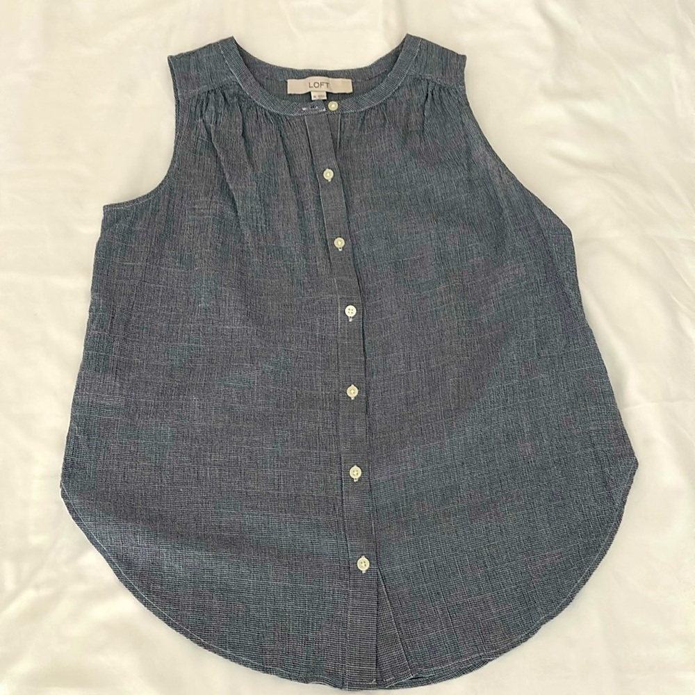 LOFT sleeveless button down chambray tank top